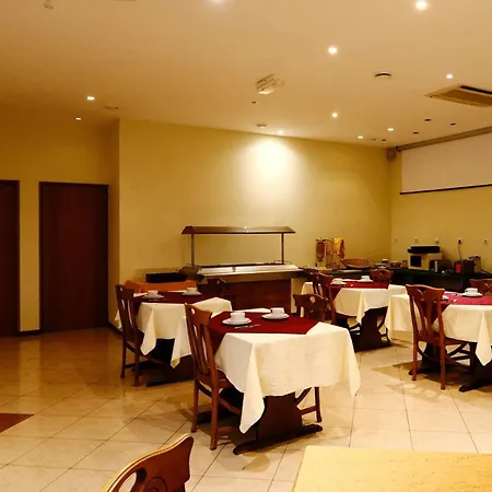 De La Gare Hotel